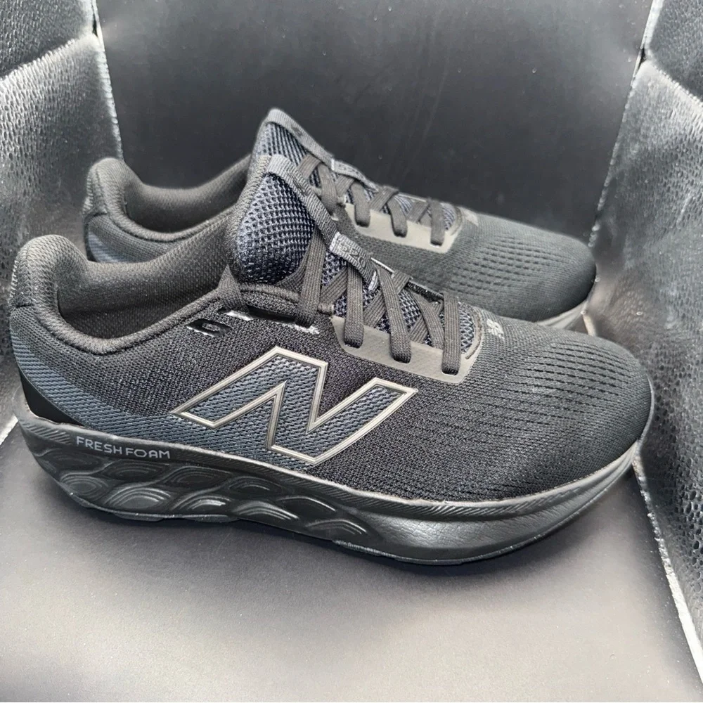 Size 9 - New Balance 520 Fresh Foam Black, Clean, No Box, W520LT9, Great Cond